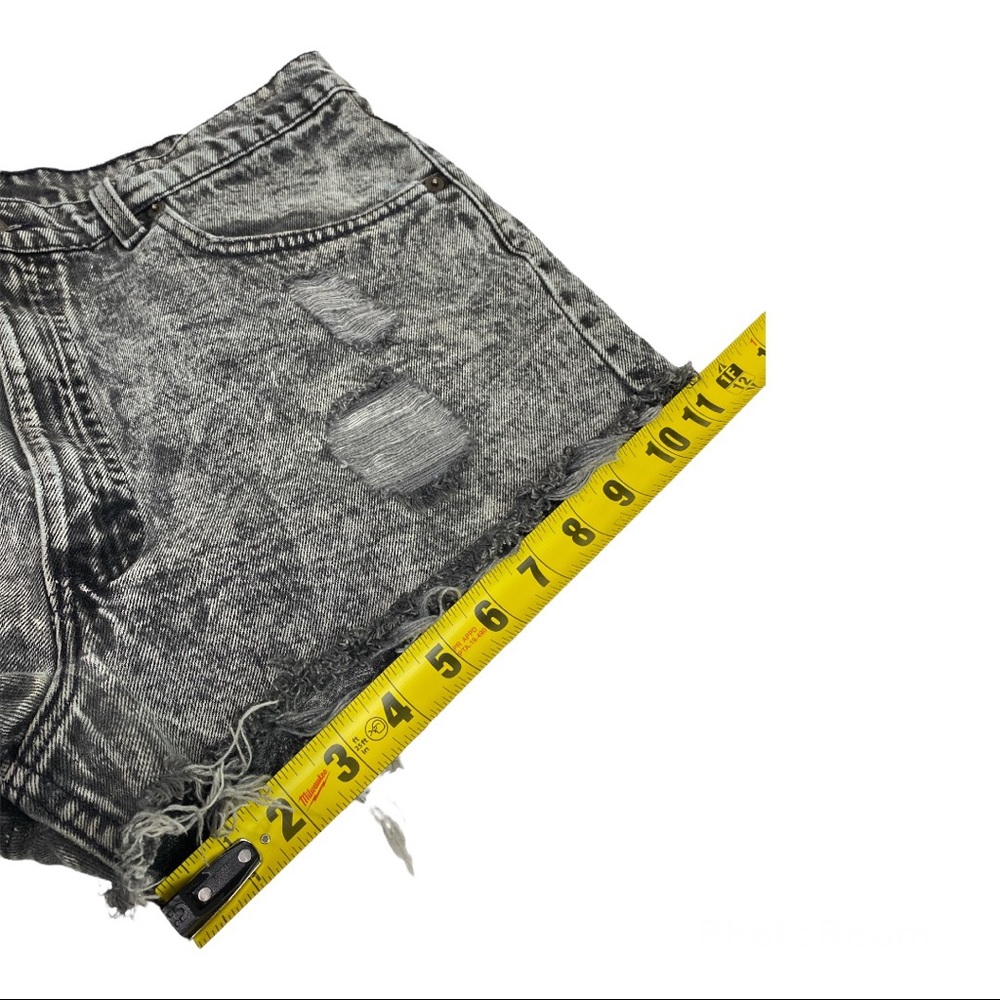Levi's Shorts Cut Offs High Rise Black Acid Wash Distressed Raw Hem - Picture 8 of 10